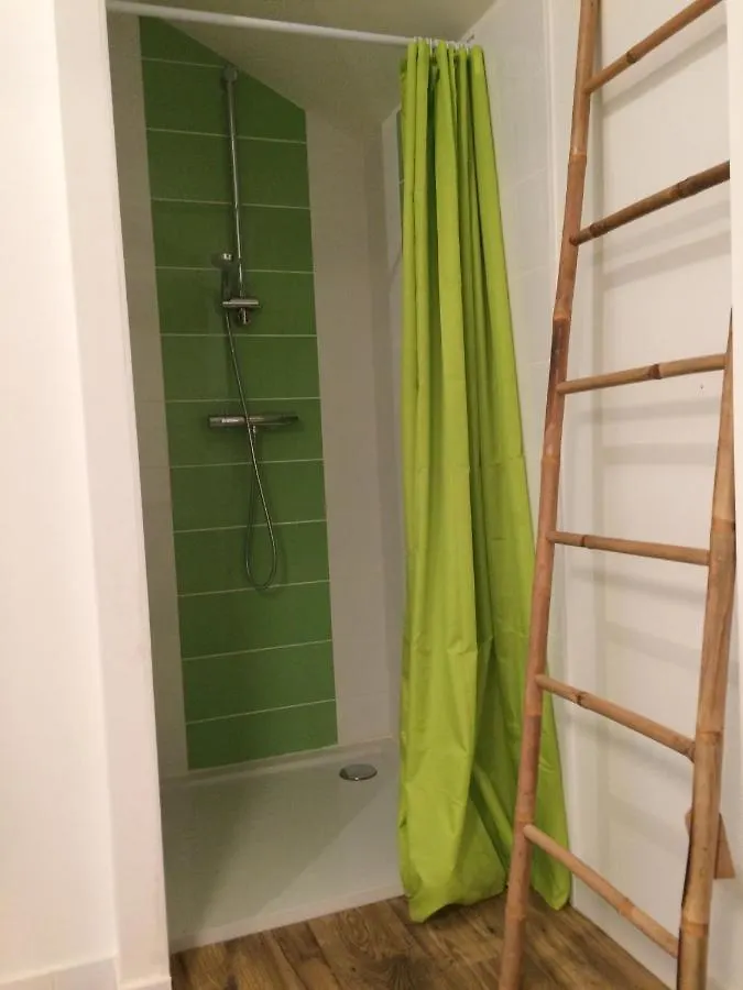 Chambre Dans Prieure De Caractere XVIII Siecle Planioles Bed & Breakfast